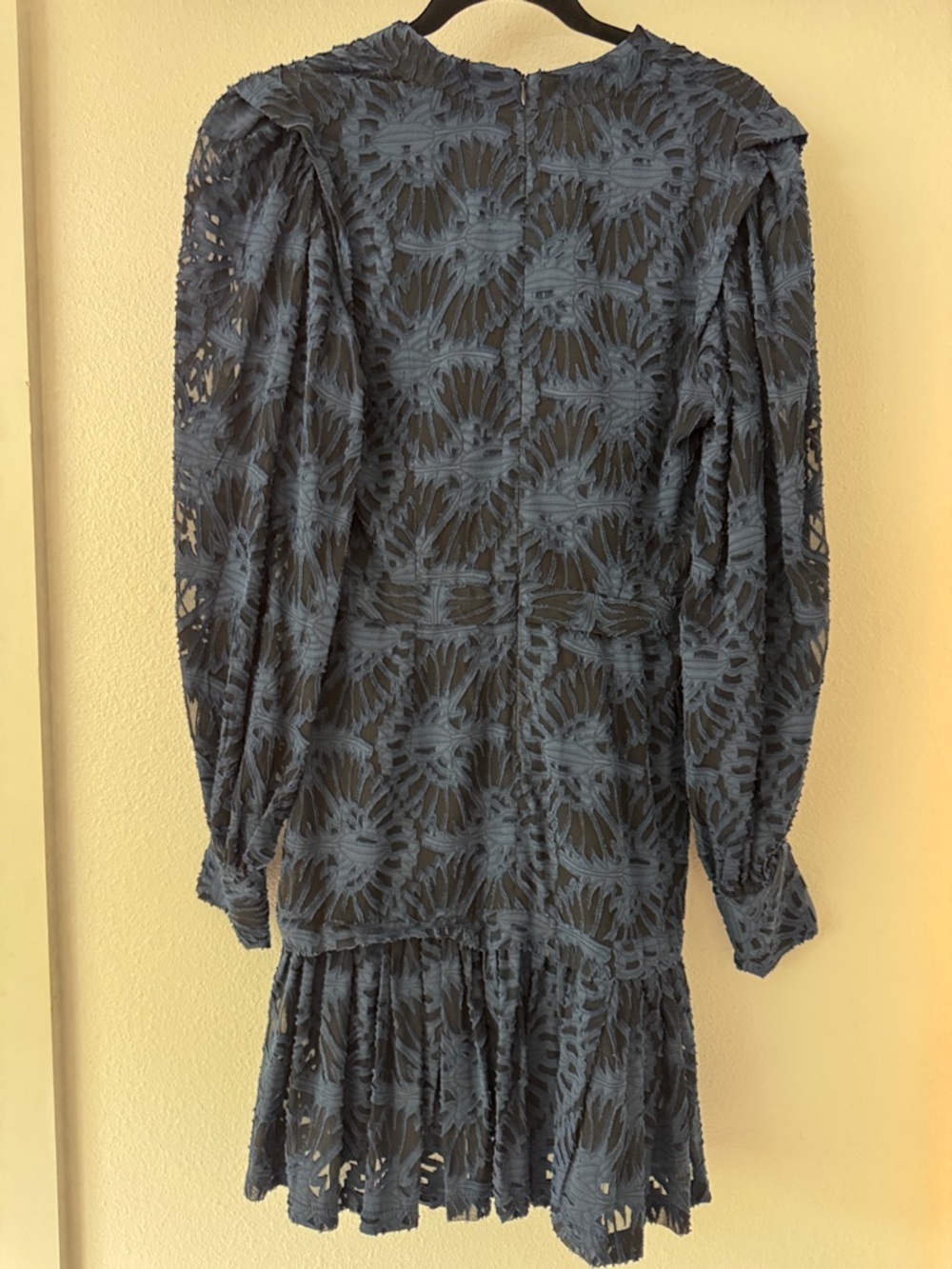 Karina Grimaldi Navy Blue Long-Sleeve V-Neck Textured Dress Size Medium - Picture 3 of 3